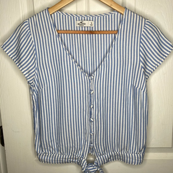 HOLLISTER Blue & White Stripe Button Crop Top - Picture 2 of 7